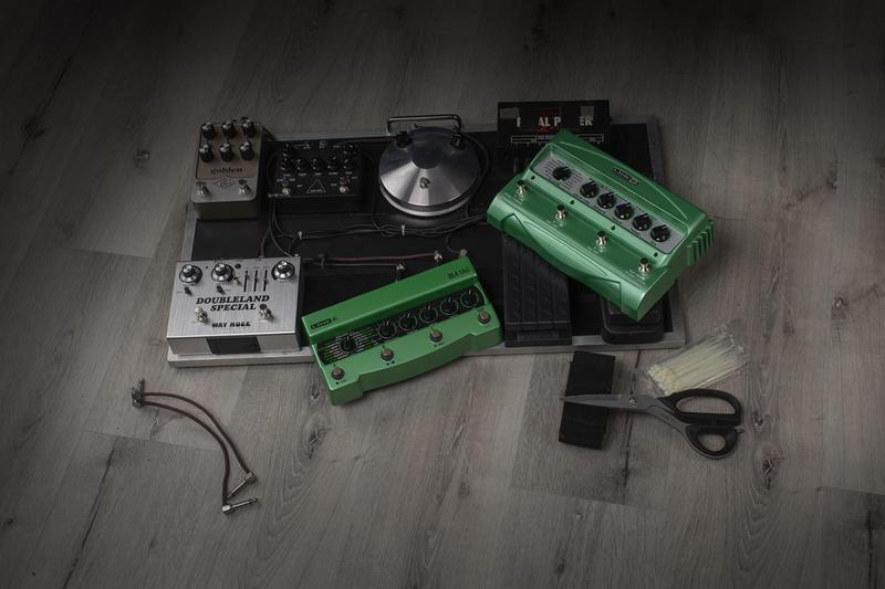Delay Modeler Line 6 DL4 MKII com 30 atrasos e entrada XLR - verde